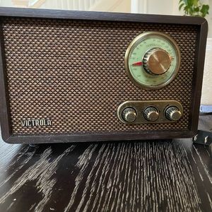 Victrola Bluetooth Speaker + Radio